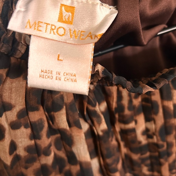 Ladies size Large tulle skirt. Leopard print.Elastic waist. - Picture 5 of 5